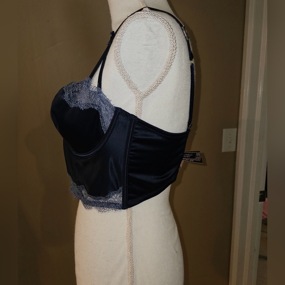 NWT Victoria's Secret Lace Balconet Bra - Picture 4 of 9